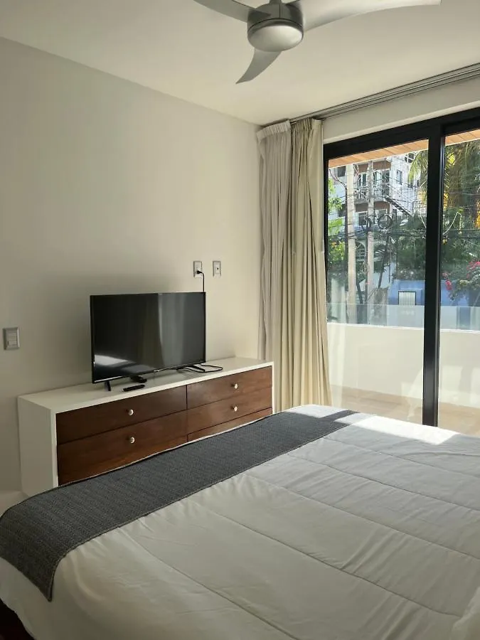 One Block From The Beach! Apartment Playa del Carmen